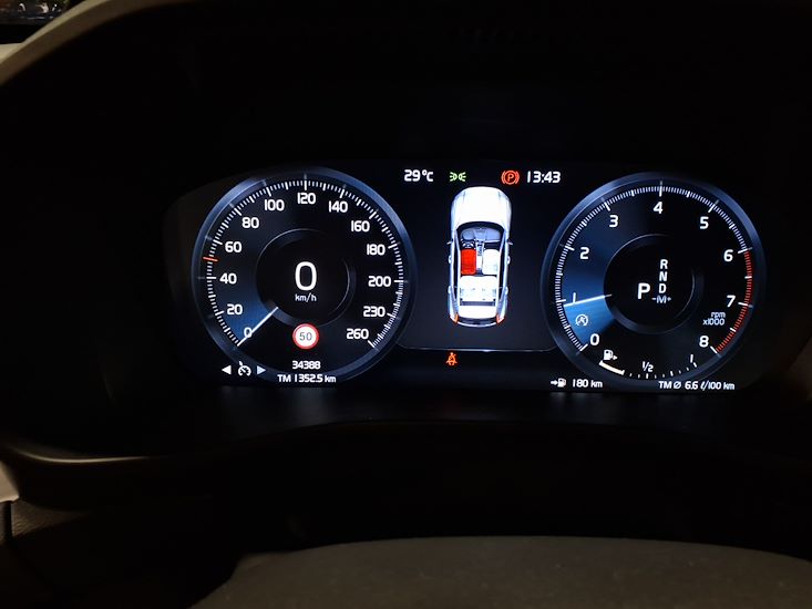 Volvo Xc40 — photo 9