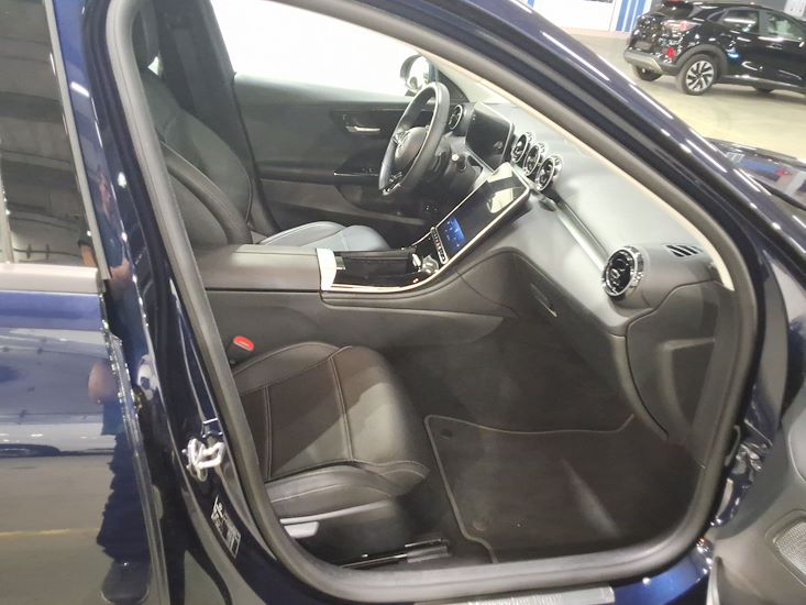 Mercedes-Benz C-Class — photo 7