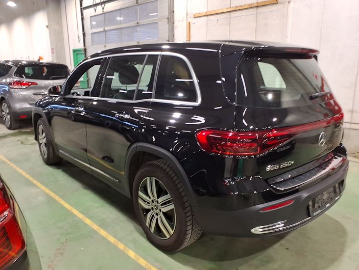Mercedes-Benz Eqb — photo 2