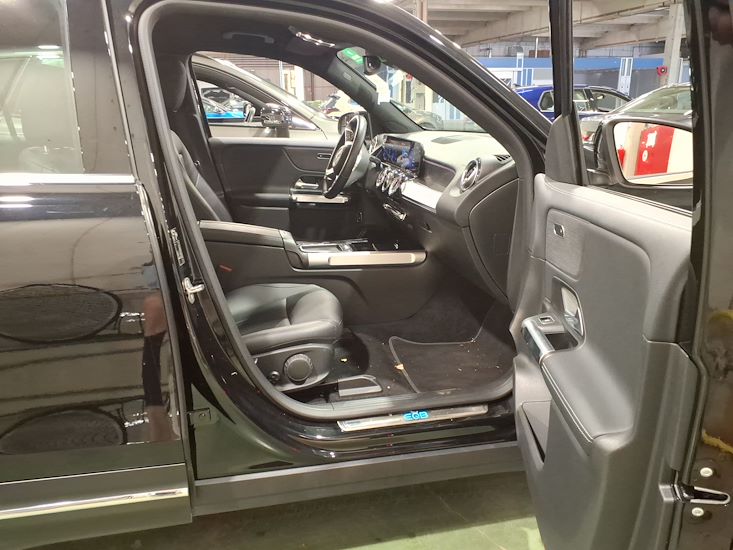 Mercedes-Benz Eqb — photo 7