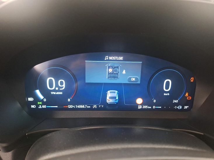 Ford Kuga — photo 10