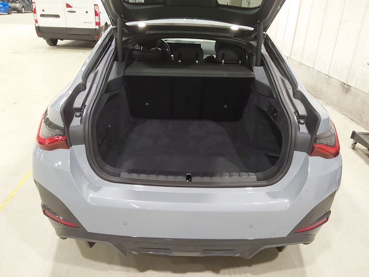 Bmw I4 — photo 3