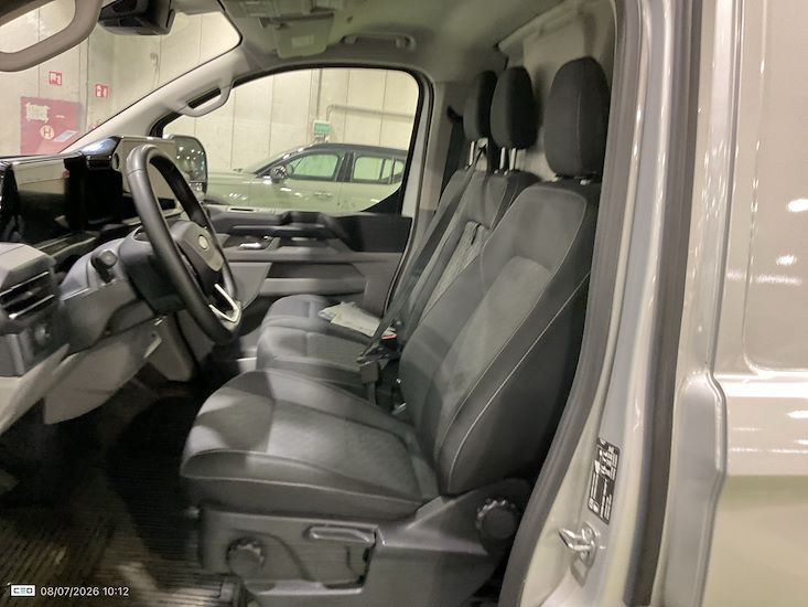 Ford Transit — photo 10