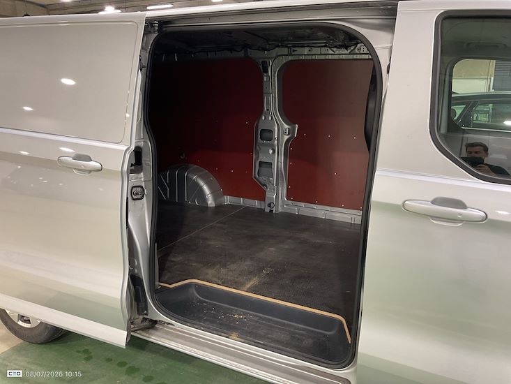 Ford Transit — photo 11