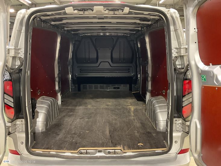 Ford Transit — photo 12