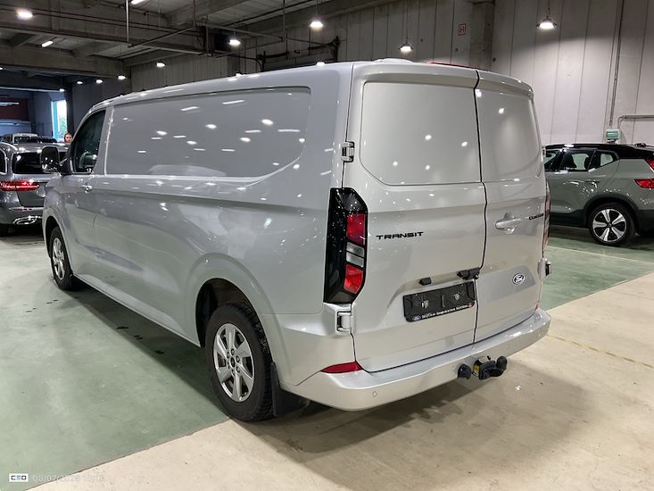 Ford Transit — photo 3