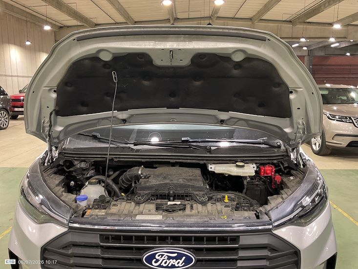 Ford Transit — photo 6
