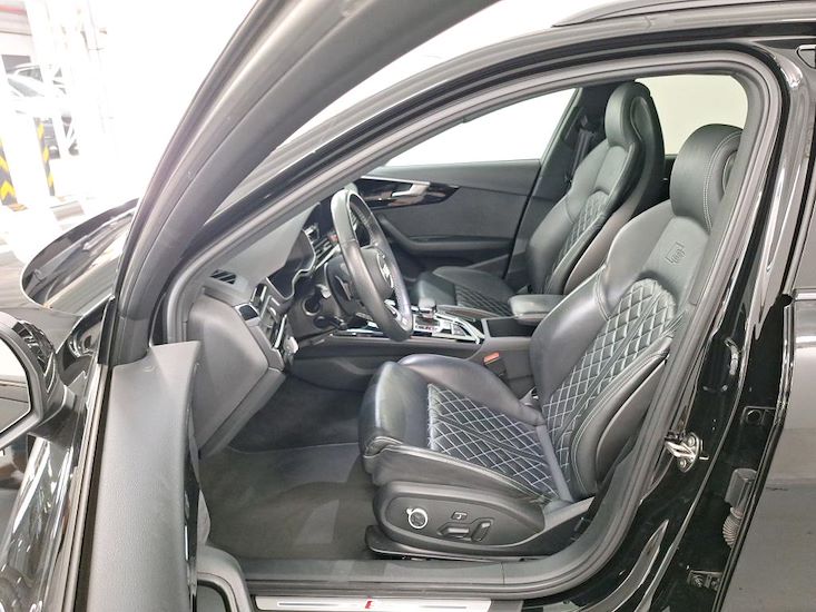 Audi A4 — photo 5