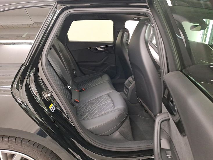 Audi A4 — photo 6