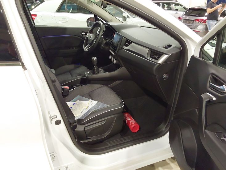Renault Captur — photo 7