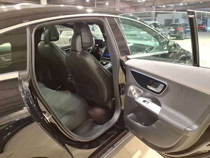 Mercedes-Benz Eqe — photo 5