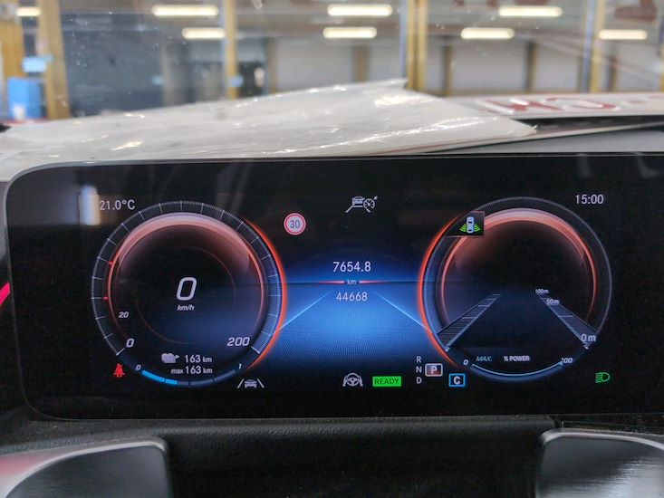 Mercedes-Benz Eqb — photo 10