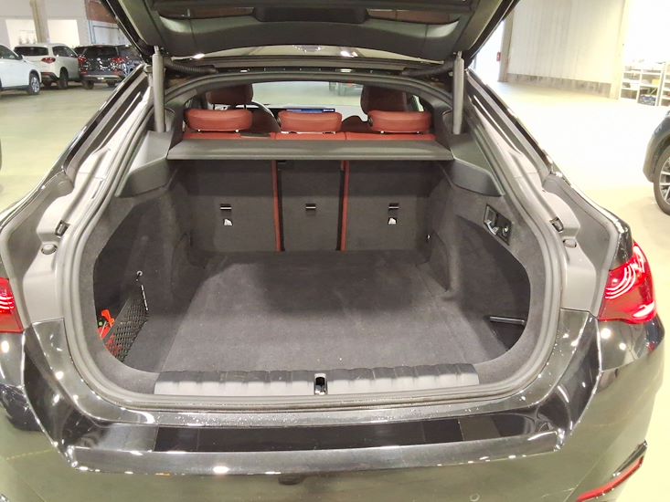 Bmw I4 — photo 3