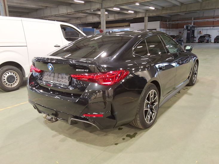 Bmw I4 — photo 4