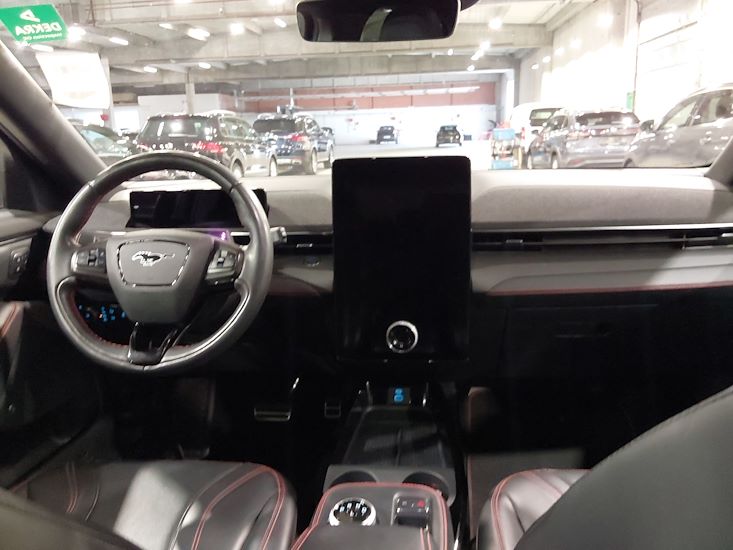 Ford Mustang — photo 6