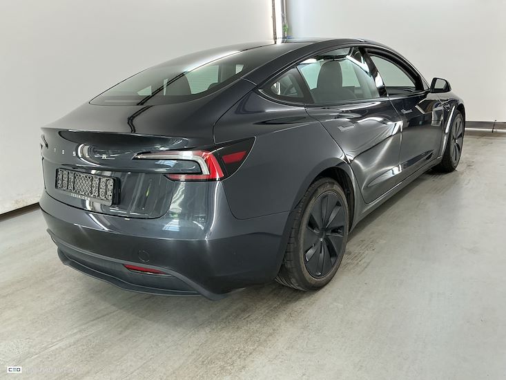 Tesla Model 3 — photo 4