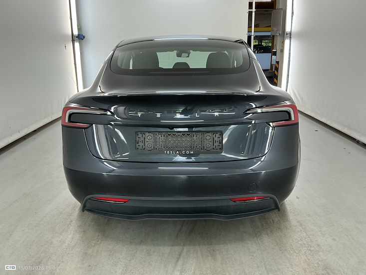 Tesla Model 3 — photo 5