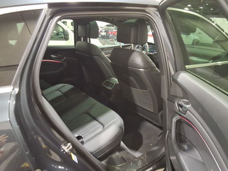 Audi E-Tron — photo 5