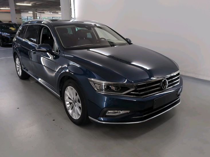Volkswagen Passat — photo 2