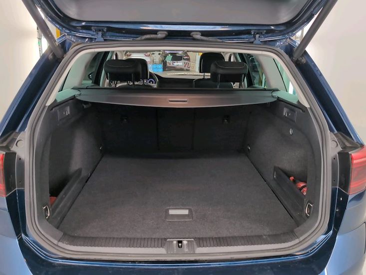 Volkswagen Passat — photo 7