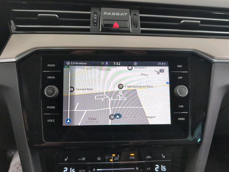 Volkswagen Passat — photo 9