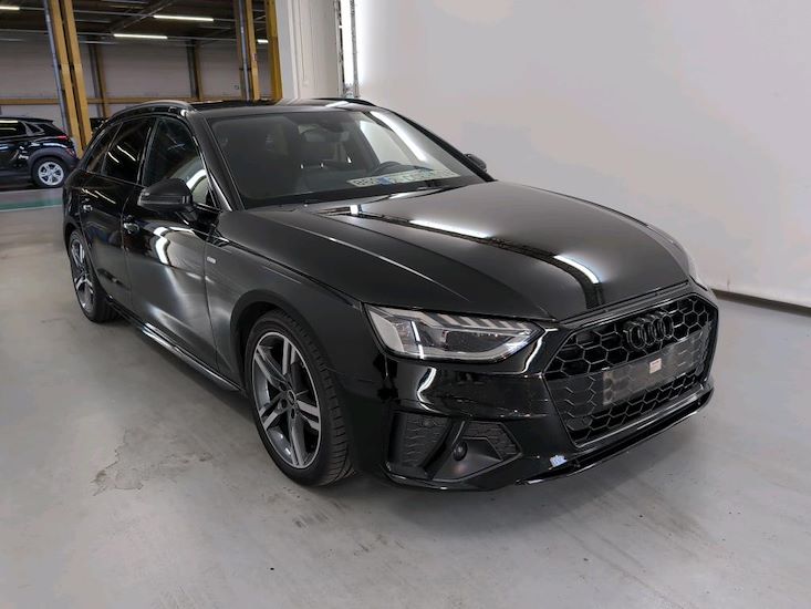 Audi A4 — photo 2
