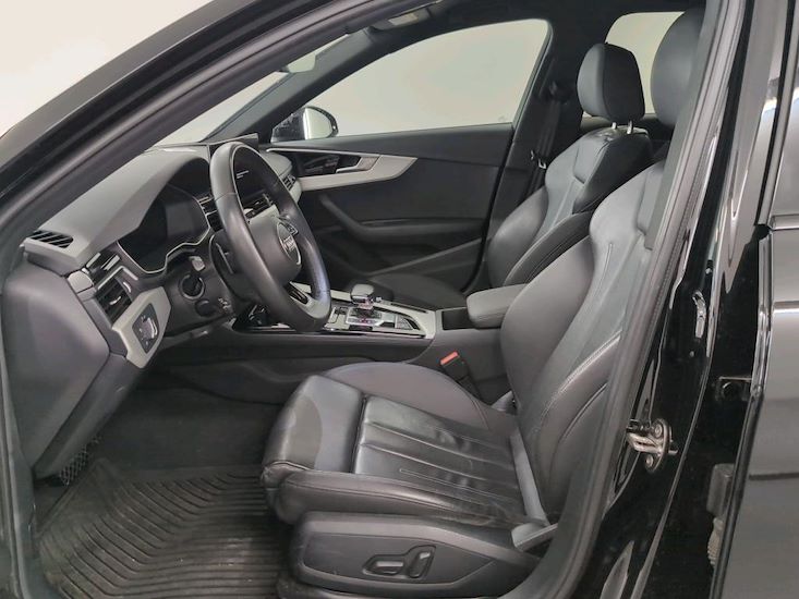 Audi A4 — photo 5