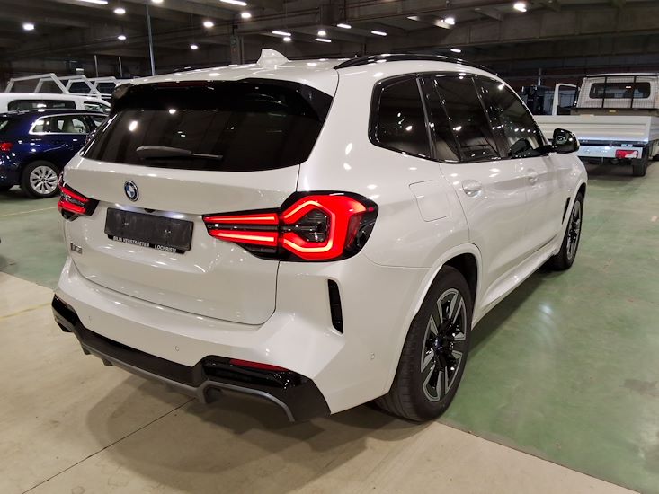 Bmw Ix3 — photo 4