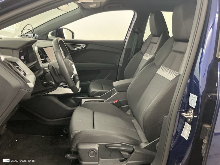 Audi Q4 — photo 10