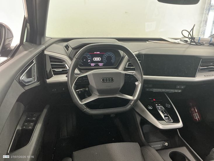 Audi Q4 — photo 7