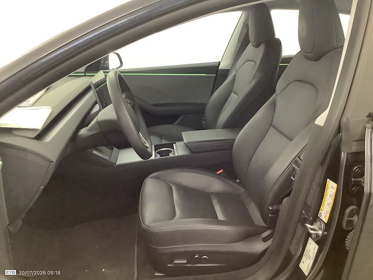 Tesla Model 3 — photo 10