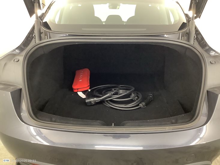 Tesla Model 3 — photo 12