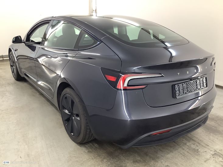 Tesla Model 3 — photo 3