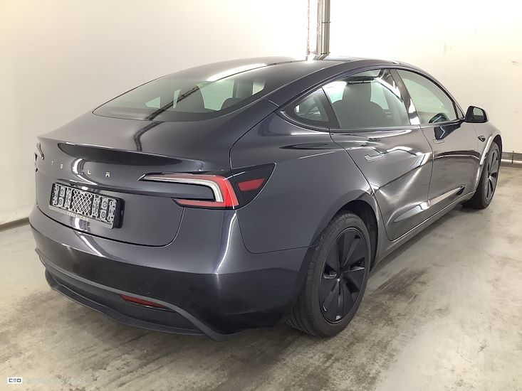Tesla Model 3 — photo 4