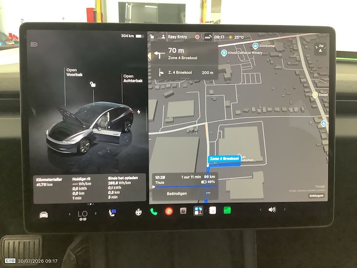 Tesla Model 3 — photo 9