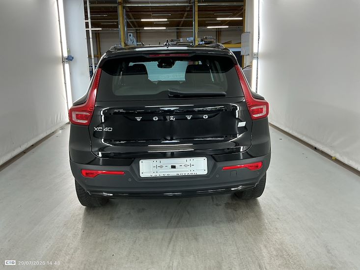 Volvo Xc40 — photo 3