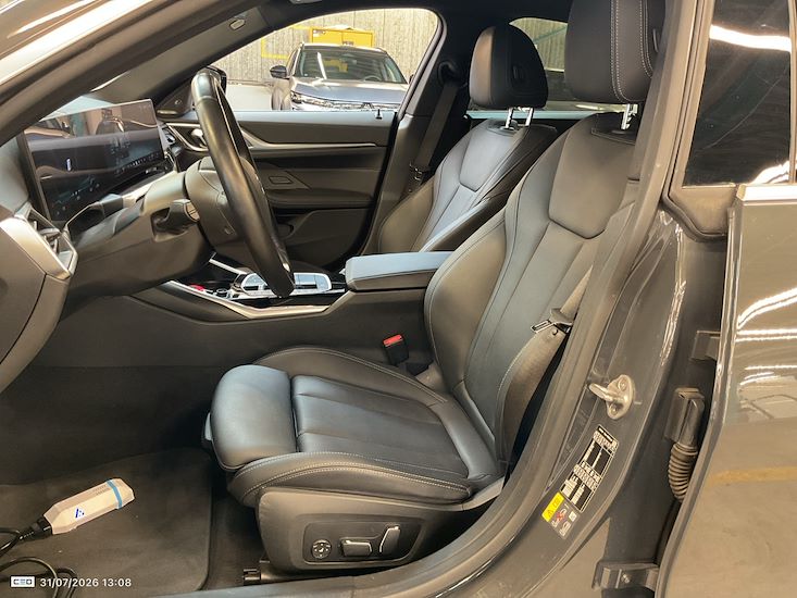 Bmw I4 — photo 10
