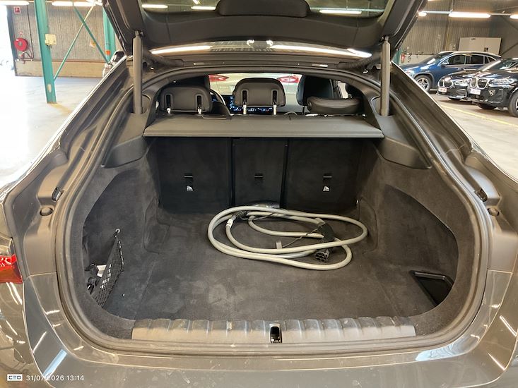 Bmw I4 — photo 12