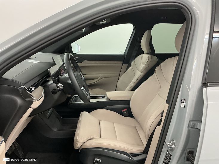Volvo Ex90 — photo 10