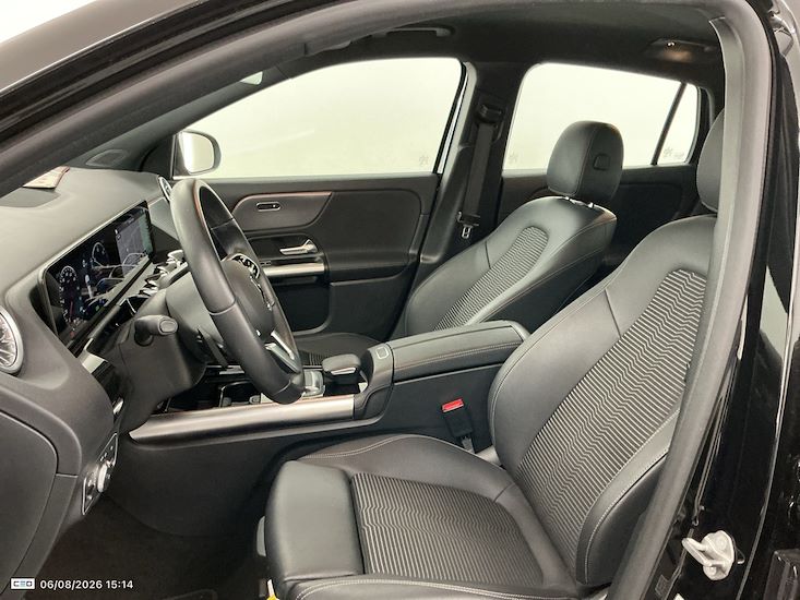 Mercedes-Benz Eqa — photo 11