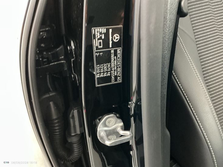 Mercedes-Benz Eqa — photo 33