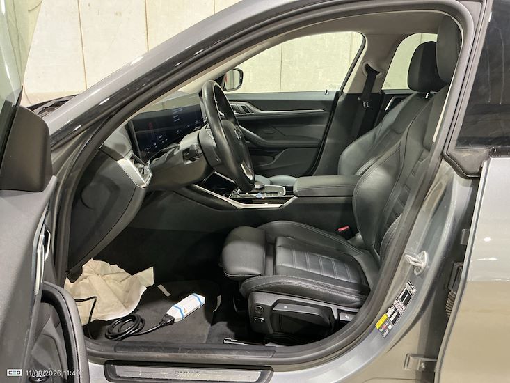 Bmw I4 — photo 11