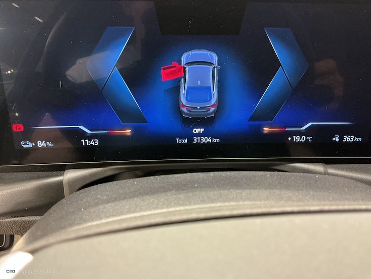 Bmw I4 — photo 8