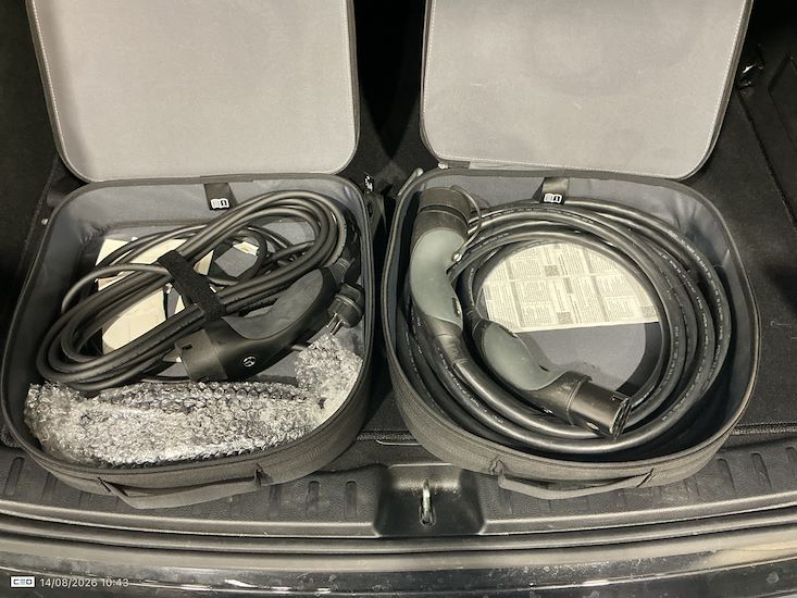 Mercedes-Benz Eqa — photo 15