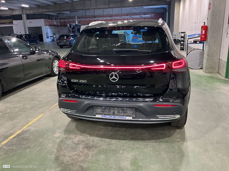 Mercedes-Benz Eqa — photo 5