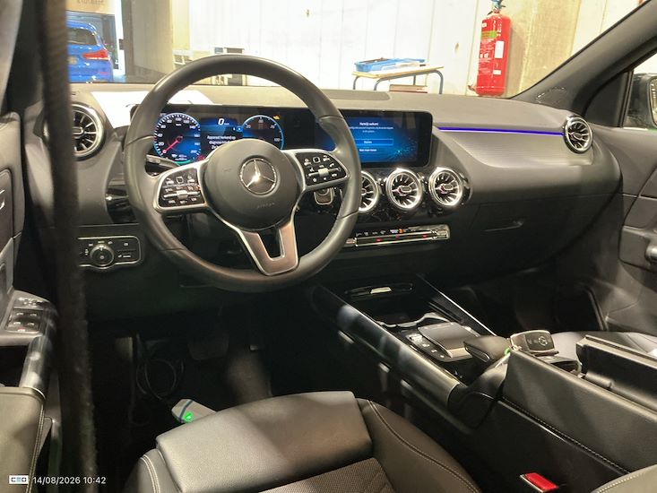 Mercedes-Benz Eqa — photo 7