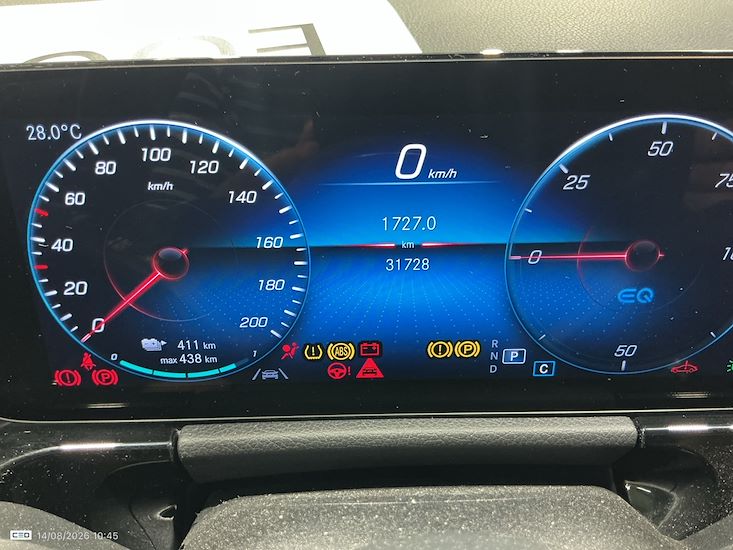 Mercedes-Benz Eqa — photo 8
