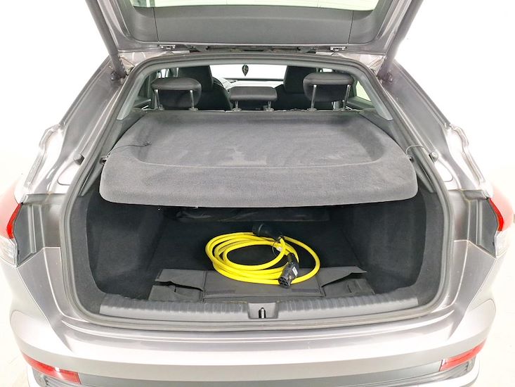 Audi Q4 — photo 10