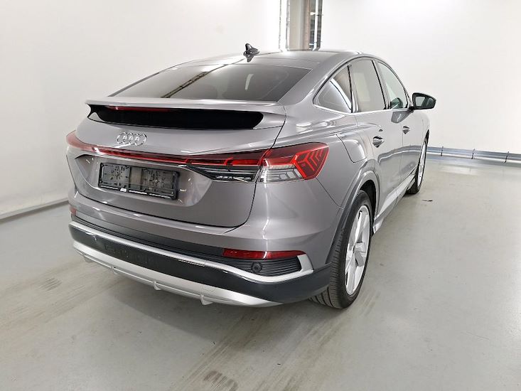 Audi Q4 — photo 4