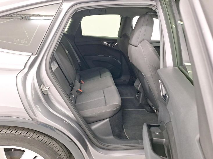Audi Q4 — photo 6